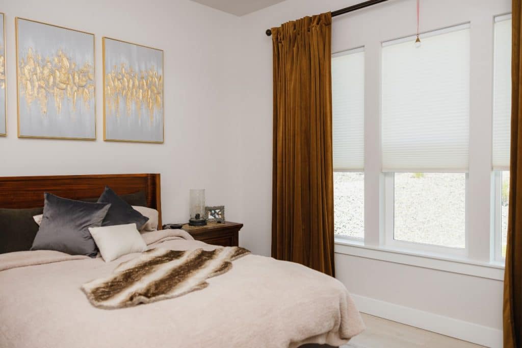 window blinds in the bedroom